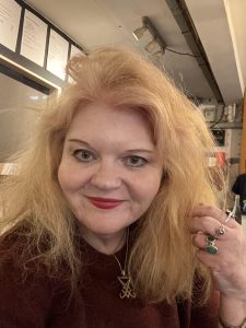 GILLIAN MCIVER WRITER